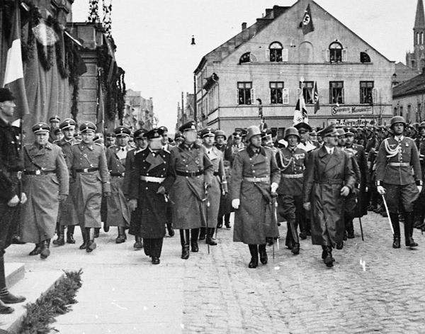 Adolf Hitler enters the Klaipeda town in the Memel region